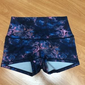 Lululemon booty shorts